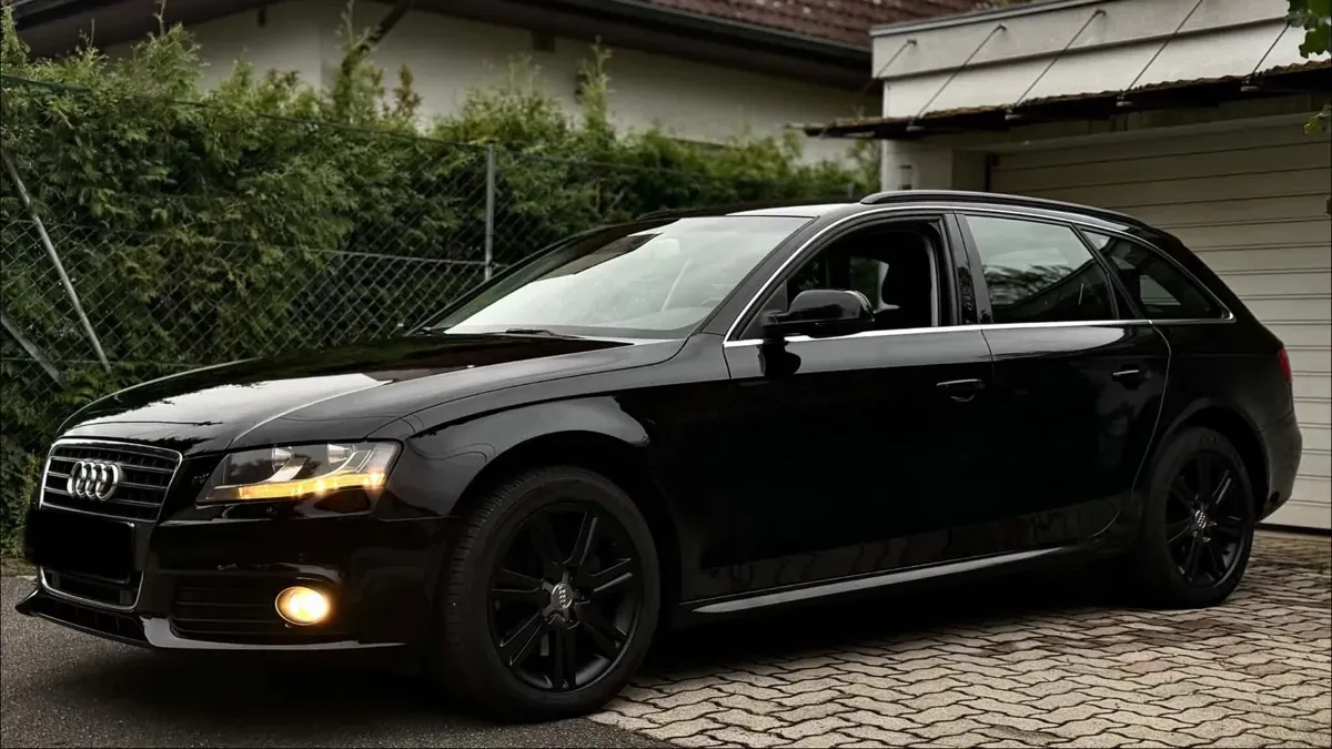 Audi A4 2010 photo 2
