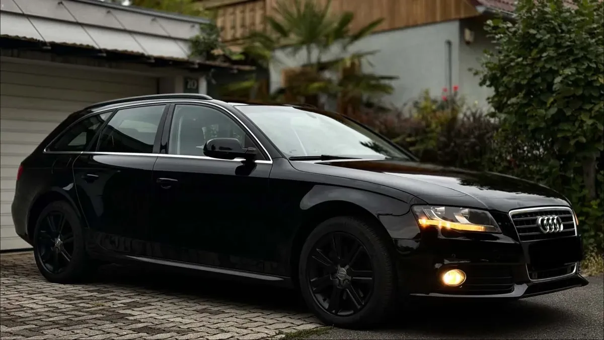 Audi A4 2010 photo 3