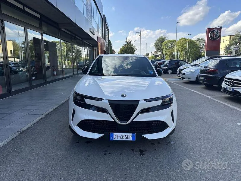 Alfa Romeo Junior 2025 photo 2