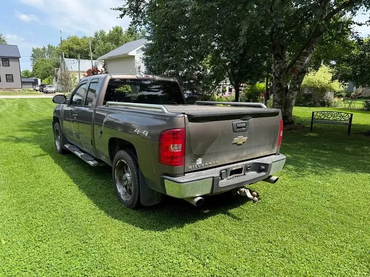 Chevrolet Silverado 1500 2008 photo 2