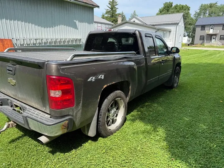 Chevrolet Silverado 1500 2008 photo 3