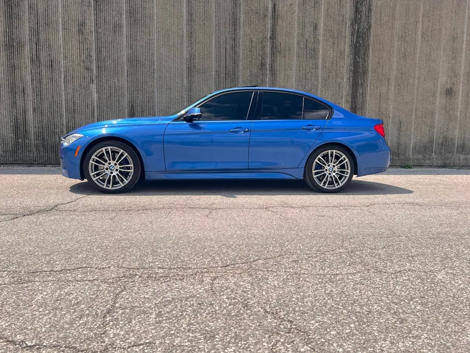 BMW 3 Series 2013 photo 2