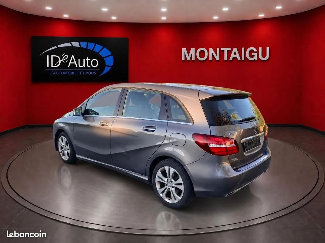 Mercedes-Benz B-Class 2015 photo 2