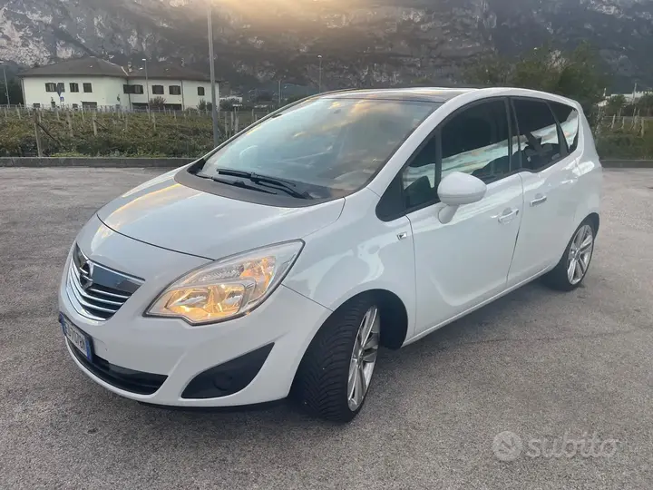 Opel Meriva 2010 photo 2