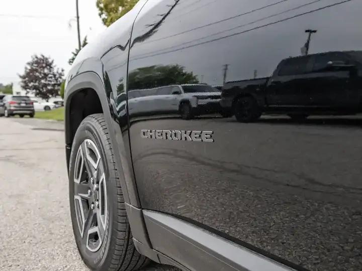 Jeep Cherokee 2026 photo 5
