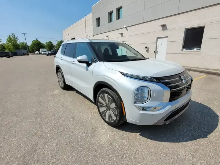 Mitsubishi Outlander 2026 photo 3