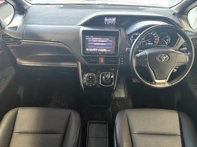 Toyota Esquaise 2016 photo 3