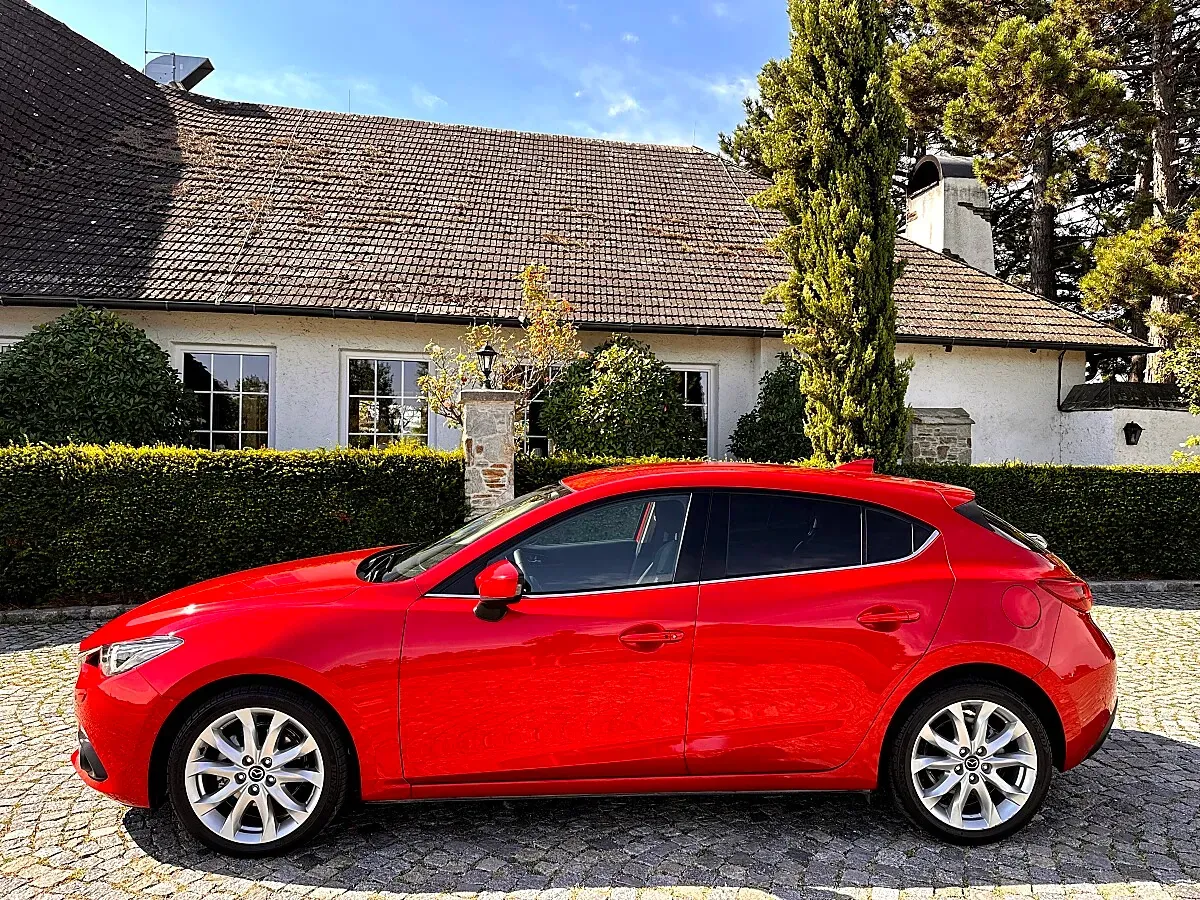 Mazda Mazda3 2016 photo 2