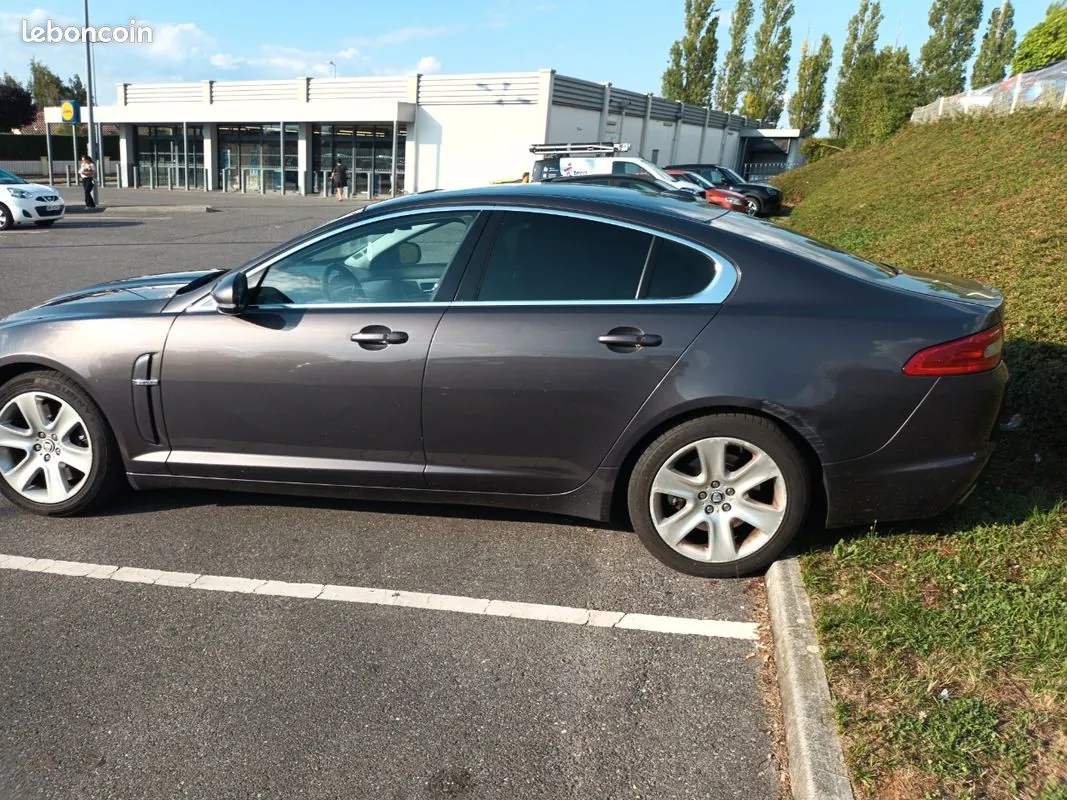 Jaguar Xf 2009 photo 2