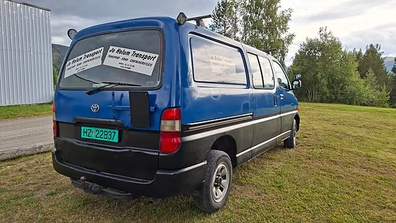 Toyota Hiace 2002 photo 3