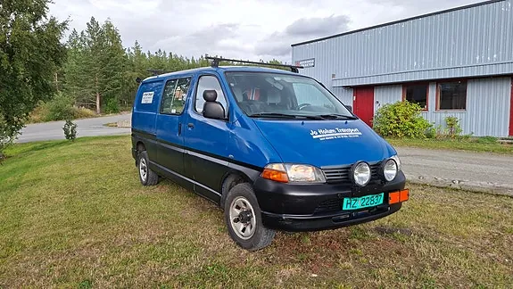 Toyota Hiace 2002 photo 2