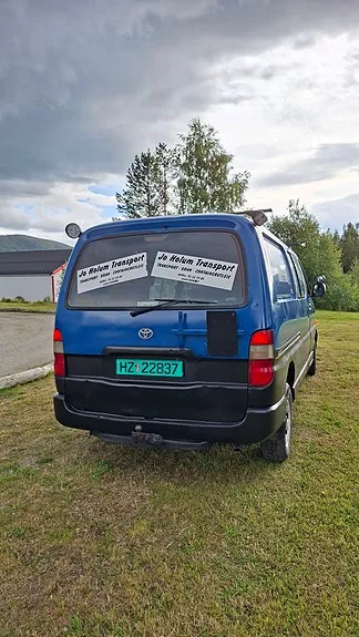 Toyota Hiace 2002 photo 4