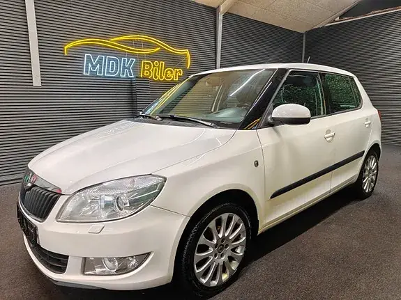 Skoda Fabia 2012 photo 2