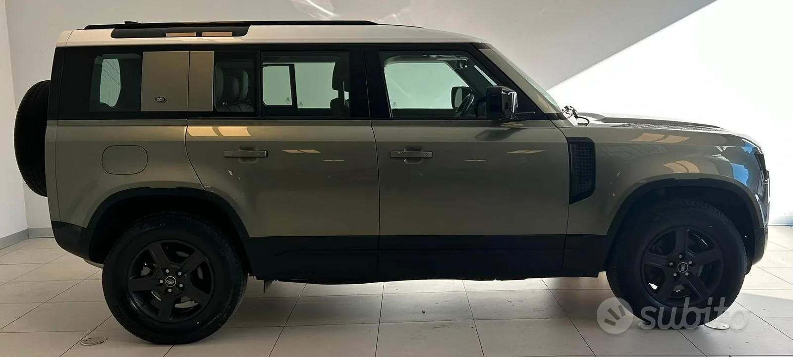 Land Rover Defender 2021 photo 3