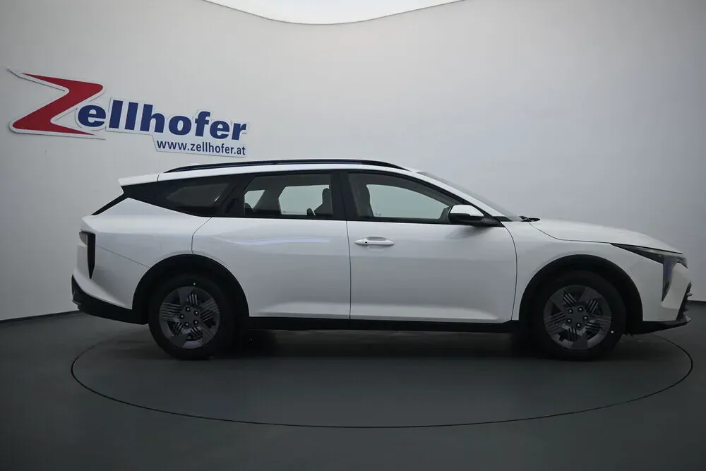 Kia K4 photo 2