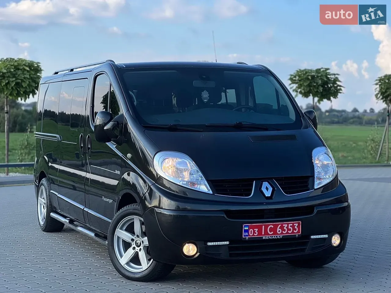 Renault Trafic 2012 photo 2