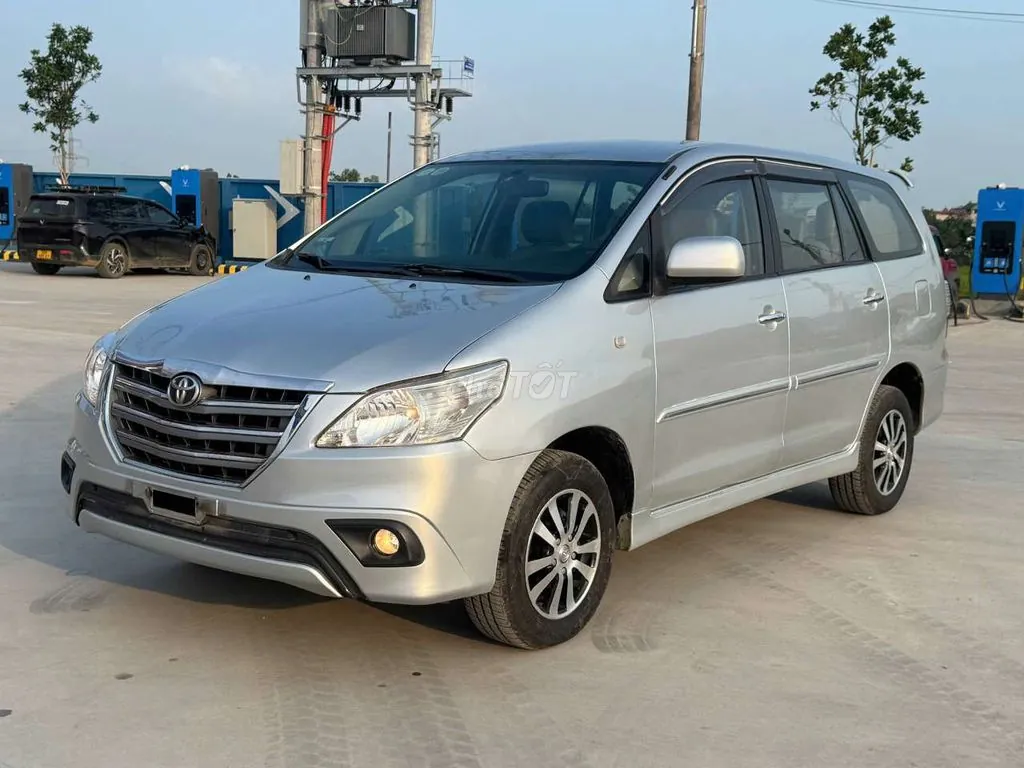 Toyota Innova 2014 photo 3