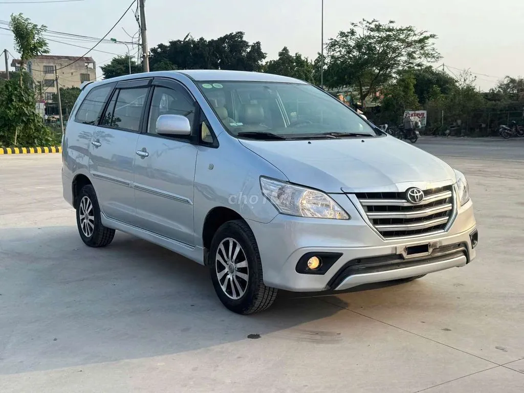 Toyota Innova 2014 photo 2