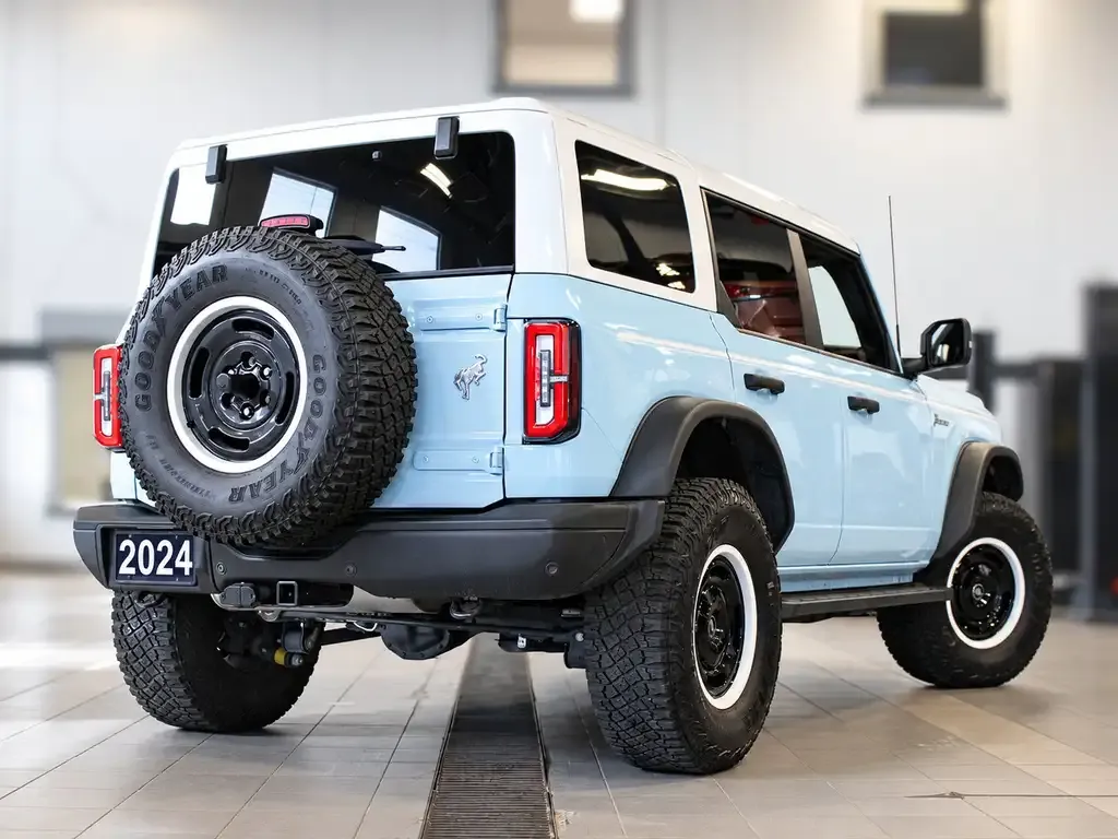 Ford Bronco 2024 photo 2