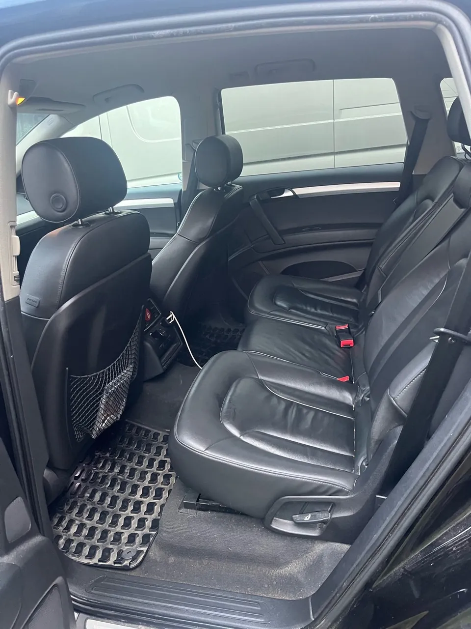 Audi Q7 2010 photo 4
