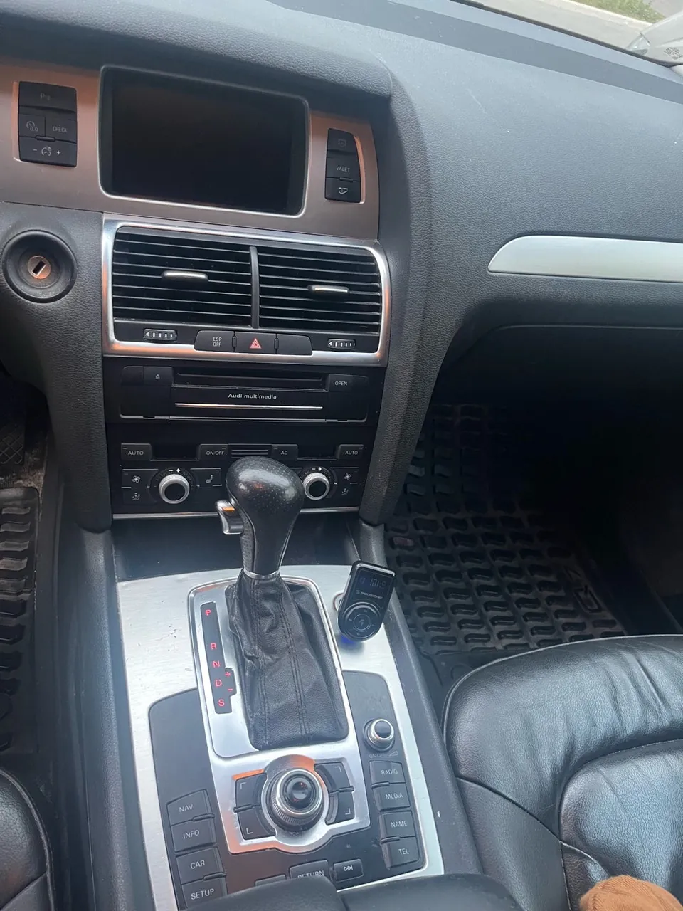 Audi Q7 2010 photo 5