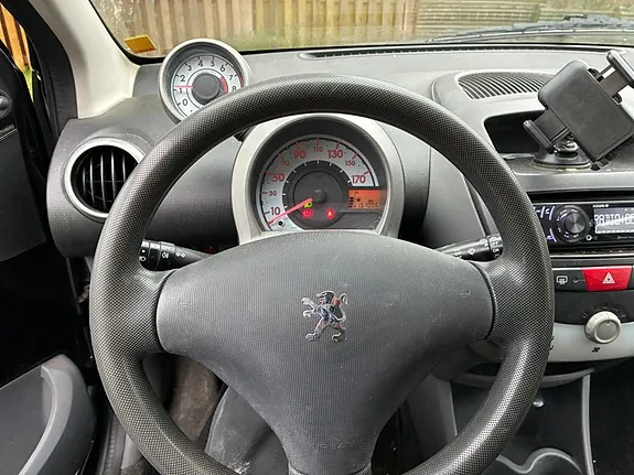Peugeot 107 2007 photo 2
