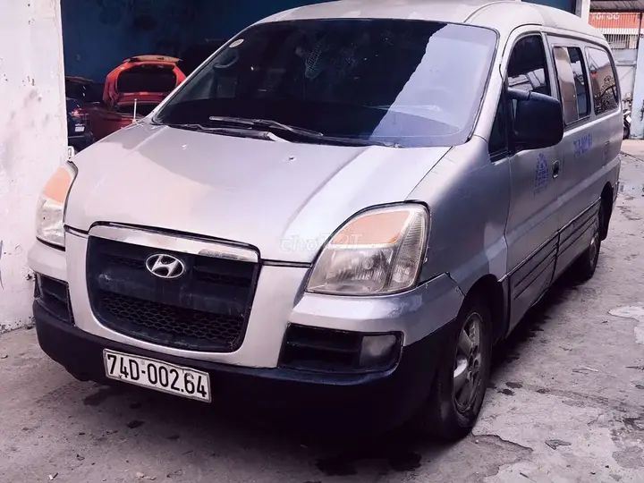 Hyundai Starex