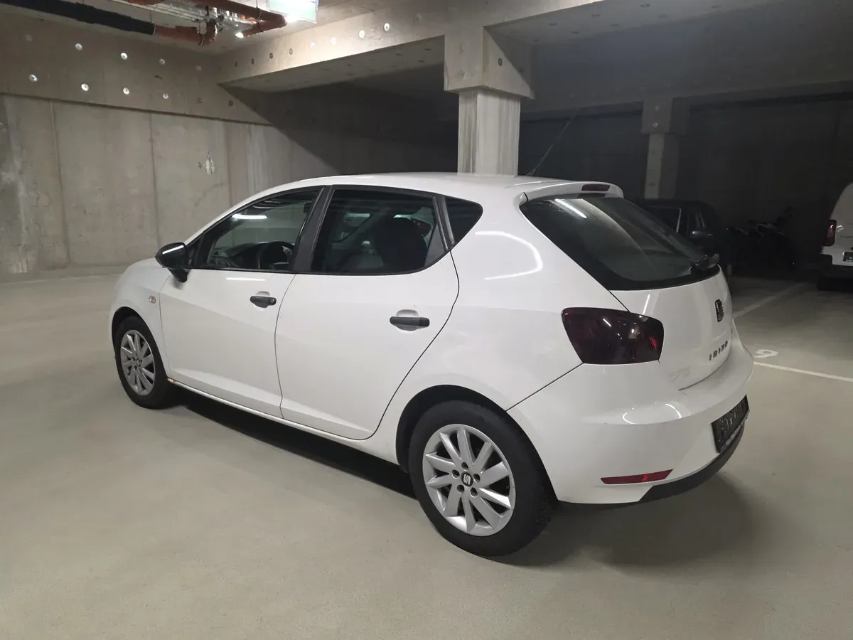 Seat Ibiza 2010 photo 2