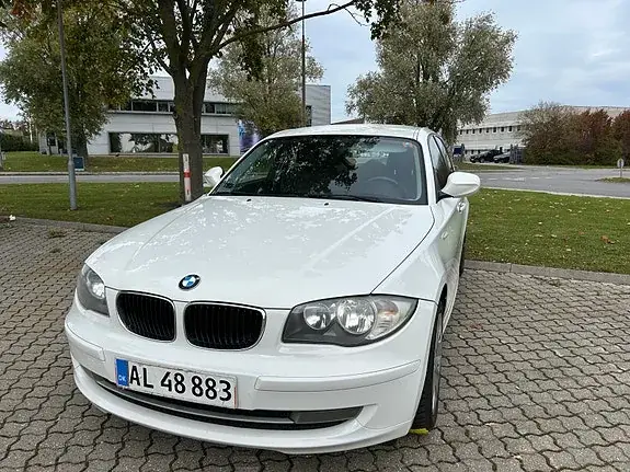 BMW 116D 2011 photo 2