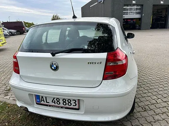 BMW 116D 2011 photo 4