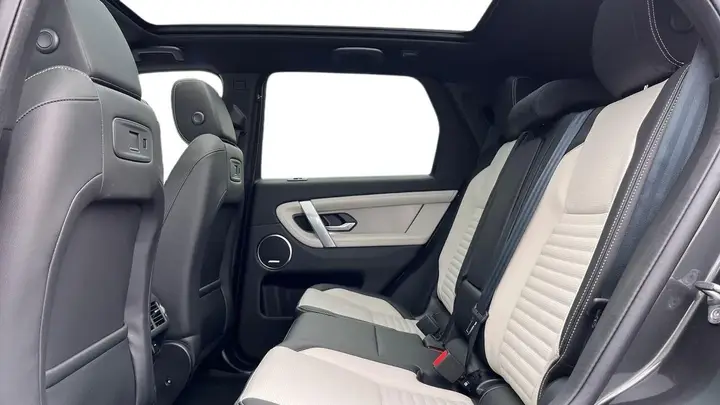 Land Rover Discovery Sport 2026 photo 4