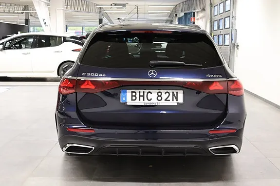 Mercedes-Benz E300 2026 photo 5