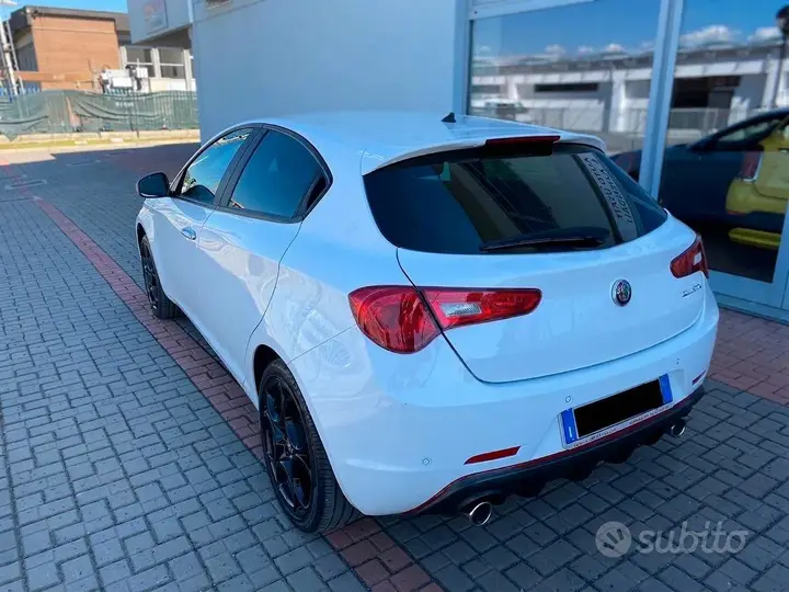 Alfa Romeo Giulietta 2018 photo 3