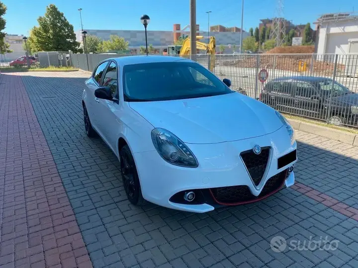 Alfa Romeo Giulietta 2018 photo 2