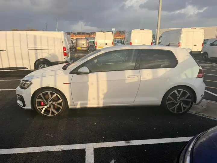 Volkswagen Golf 2019 photo 3