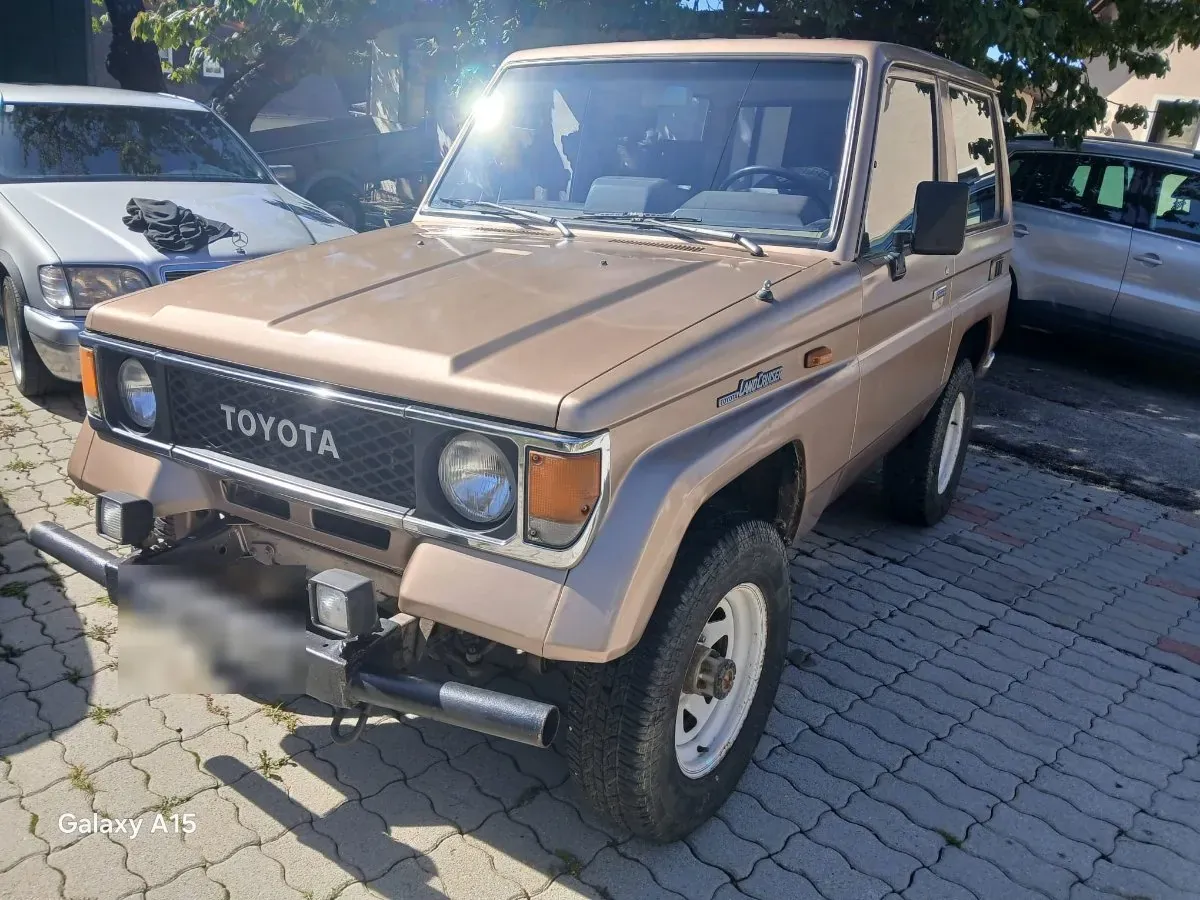 Toyota Land Cruiser 1987 photo 3