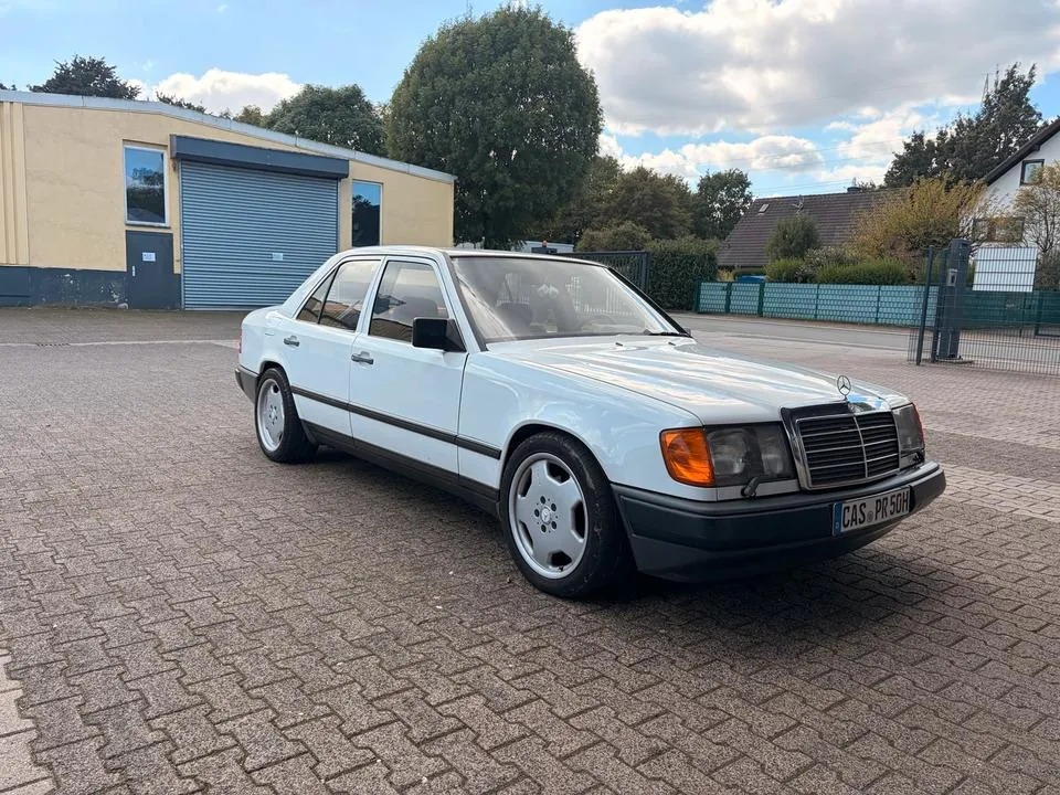 Mercedes-Benz W124