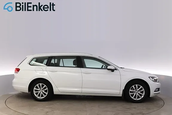 Volkswagen Passat 2018 photo 2