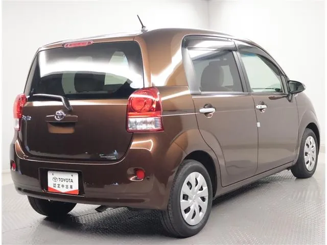 Toyota Porte 2014 photo 3
