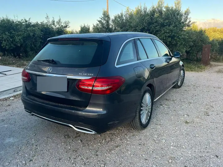 Mercedes-Benz C 2015 photo 2