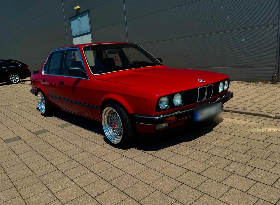 BMW E30