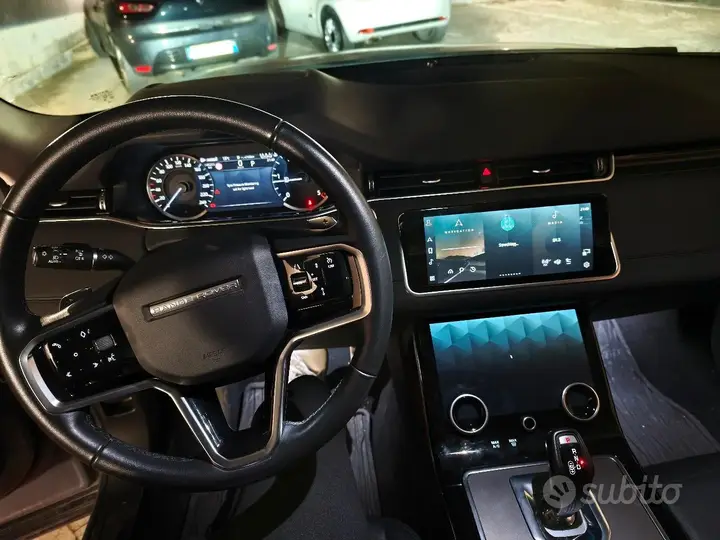 Land Rover Range Rover Evoque 2022 photo 2