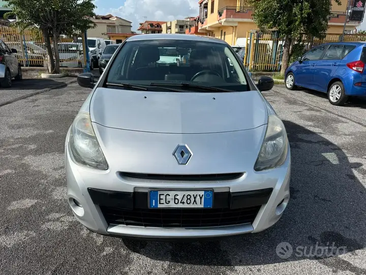 Renault Clio 2011 photo 3