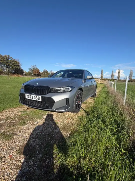 BMW 3 Series 2024 photo 2