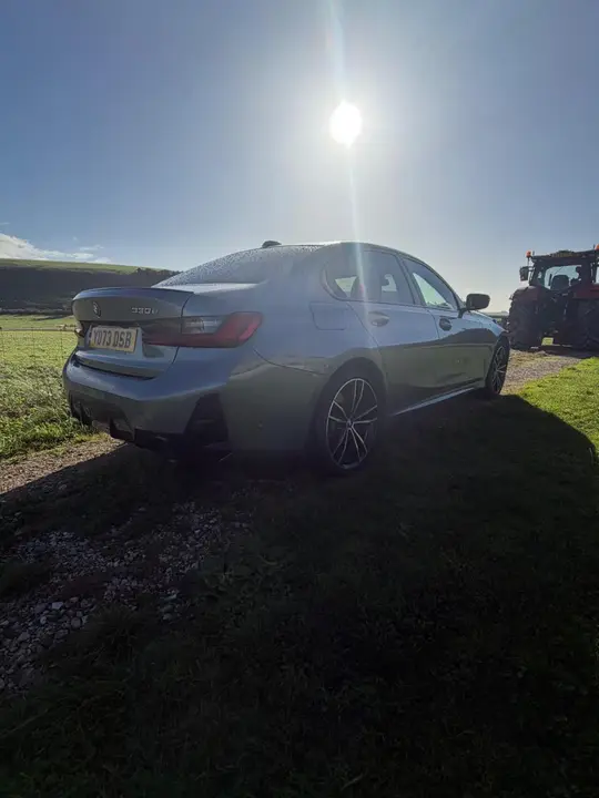 BMW 3 Series 2024 photo 3