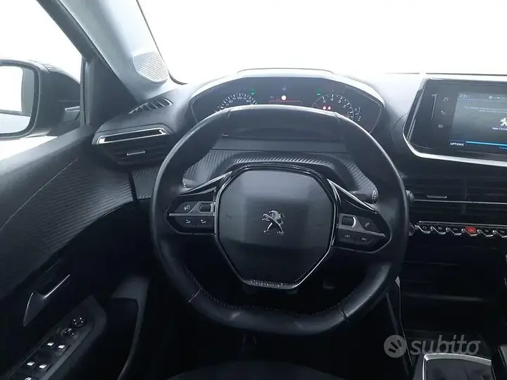 Peugeot 208 2023 photo 4