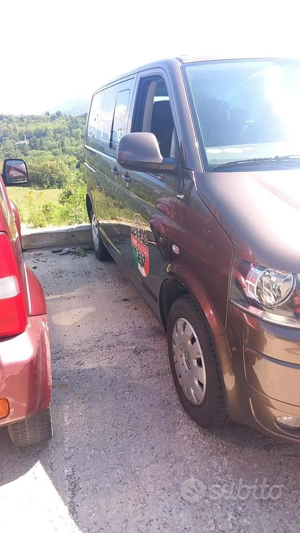 Volkswagen Caravelle 2010 photo 2