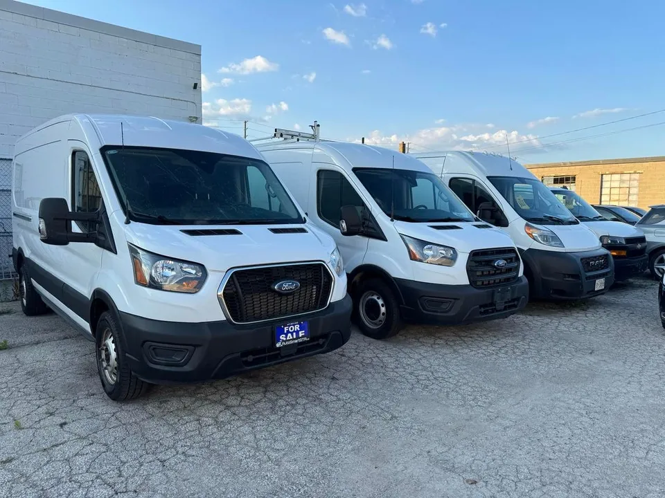Ford Transit 2024 photo 2