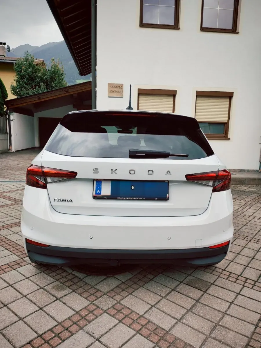 Skoda Fabia 2024 photo 3