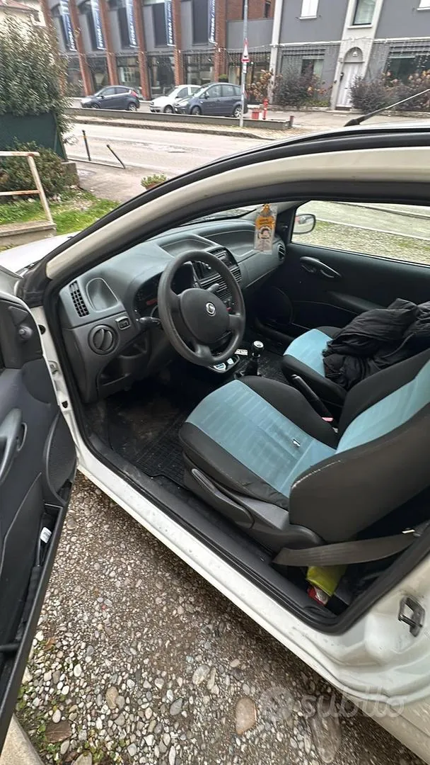 Fiat Punto 2008 photo 2